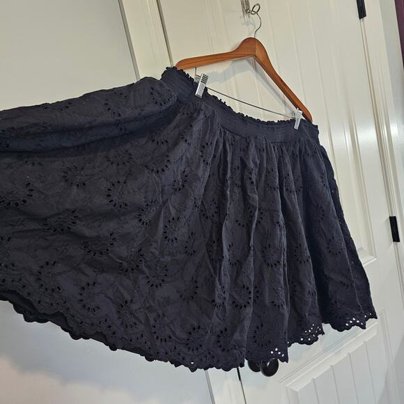 Torrid Embroidered Mini Skirt Womens Sz 5X Black Eyelet Flowing Whimsygoth Fairy - Picture 3 of 10